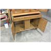 Image 4 : CHINA CABINET AND HUTCH