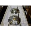 Image 1 : 2 SWORD AND SHIELD COAT OF ARMS
