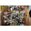 Image 2 : BOX OF ASSORTED BRAS COPPER AND SILVER WARES