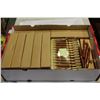 Image 2 : LOT OF PENCIL DESK TOPPER SETS