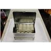 Image 1 : BOX OF CLAY POKER CHIPS