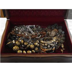 LARGE CANTEEN WITH VINTAGE JEWELLRY