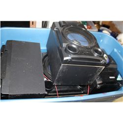 TOTE OF SPEAKERS AND STEREO
