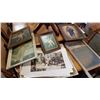 Image 1 : WASHBOARD AND ANTIQUE PRINTS