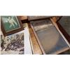 Image 2 : WASHBOARD AND ANTIQUE PRINTS