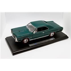 1966 Pontiac GTO Welly 1:18 scale