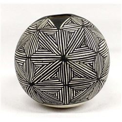 1987 Acoma Pottery Seed Jar