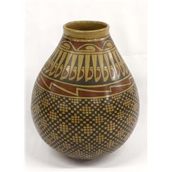 Mata Ortiz Pottery Jar by Daniel Gonzalez