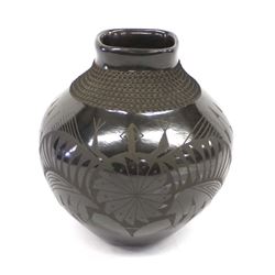 Mata Ortiz Textured Pottery Jar by Jose Gonzalez