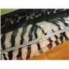 Image 3 : NEW MINK BLANKET - BLACK & WHITE - QUEEN SIZE
