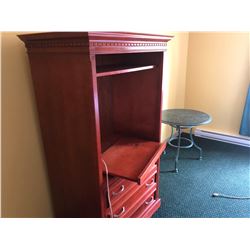 ROOM 319 INC.: 2HB, NS, A, D, RT, MF