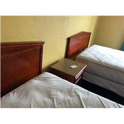 ROOM 213 INC: 2HB, D, A, NS, RT, MF