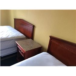 ROOM 212 INC: 2HB, D, A, NS, RT, MF