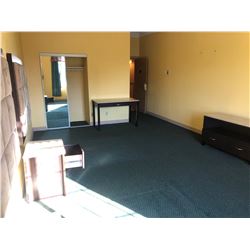 ROOM 206 INC: 2HB, NS, D, A, RT, MF