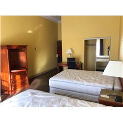 ROOM 104 INC: BF, 2HB, NS, ST, 2SC, AM, FL, 2TL, D, DC