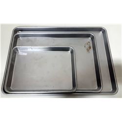 3 DIFFERENT SIZED BAKING PANS
