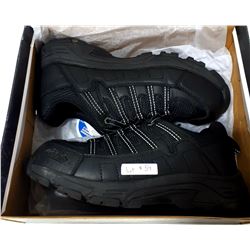SIZE 9 MENS SHOES