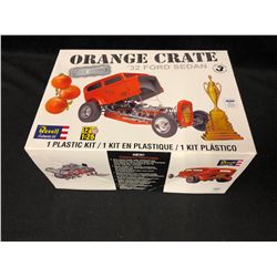 REVELL 1:25 SCALE ORANGE CRATE '32 FORD SEDAN UNASSEMBLED MODEL KIT