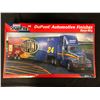 Image 1 : MONOGRAM 1:32 SCALE DUPONT AUTOMOTIVE FINISHES RACE-RIG UNASSEMBLED MODEL KIT
