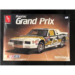 AMT/ERTL PONTIAC GRAND PRIX UNASSEMBLED MODEL KIT