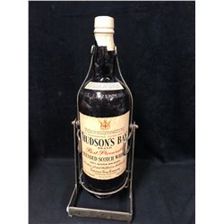 RARE VINTAGE HUDSON'S BAY TEXAS MICKEY SCOTCH WHISKEY BOTTLE