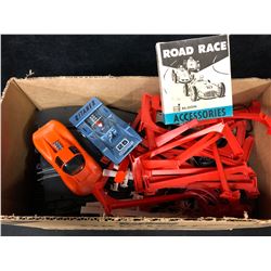 VINTAGE SLOT CAR SET (SLOT CARS INCLUDED)