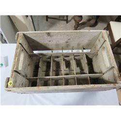 WOODEN POP CRATE, DIVIDERS BROKEN