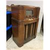 Image 2 : DEFOREST SHORT WAVE WOODEN FLOOR RADION