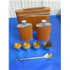 Image 1 : VINTAGE TRAVELING FLASK SET