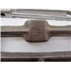 Image 3 : 3 ANTIQUE MULTI TOOLS 2 - IH, 1 GANZ STAHL