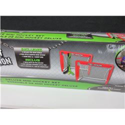 Deluxe Mini Hockey Set / 2 nets for indoor fun