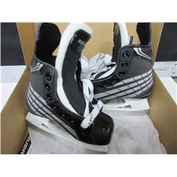 New Bauer Youth Hockey Skates size 8