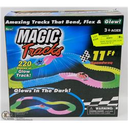 NEW MAGIC TRACKS 220PC GLOW RACE TRACK SET W/ 11'