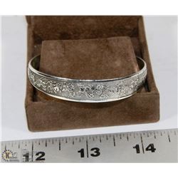 VINTAGE STYLE ESTATE BANGLE