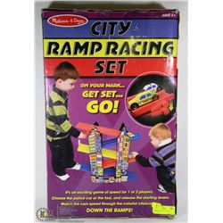 MELISSA & DOUG CITY RAMP RACING SET