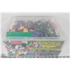 Image 1 : TUB OF MOSTLY LEGO, LOTS OF SPACE AND PEOPLE.