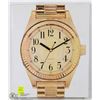 Image 1 : WATCH SHAPE QUARTZ CLOCK