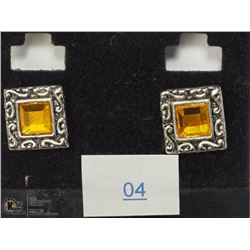 4) FASHION STUD EARRINGS