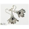 Image 1 : 36) SILVER BLACK ONYX DANGLING EARRINGS