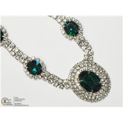 39) AUSTRALIAN CRYSTAL FASHION NECKLACE