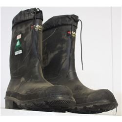 PAIR OF NEW SIZE 8 BAFFIN STEEL TOE RUBBER BOOT