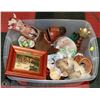 Image 1 : ESTATE COLLECTION OF VINTAGE HOME DÉCOR