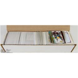 BOX OF NHL HOCKEY CARDS - APPROX 1000 CARDS