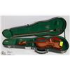 Image 1 : VIOLIN CHILD 1/2 SIZE WITH BOW & HARD CASE.