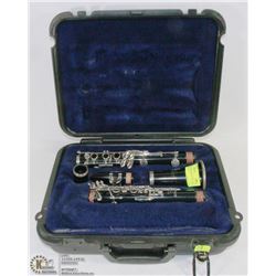 CLARINET SELMER MADE USA 1401 WITH HARD CASE