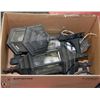 Image 1 : LOT OF 4 OUTDOOR LIGHT FIXTURES