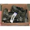 Image 1 : GROUP OF 6 OVERSHOES