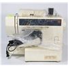 Image 1 : SINGER PORTABLE SEWING MACHINE WITH