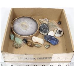 BOX WITH ESTATE GEODES & OTHER