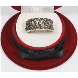 26) STERLING SILVER MARCASITE RING SIZE 8.5